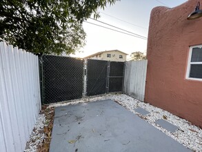 Building Photo - 305 Dunad Ave