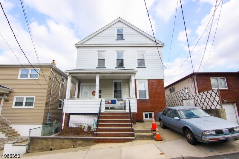 264 Stover Ave, North Arlington, NJ 07031 Room for Rent in North