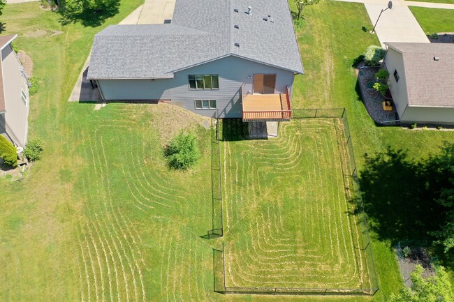 Foto del edificio - 624 Meadow Run Dr SW