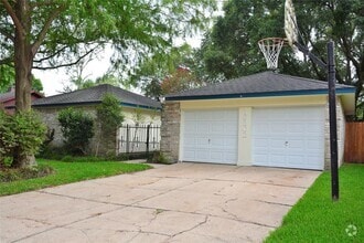 Building Photo - 16202 Barcelona Dr
