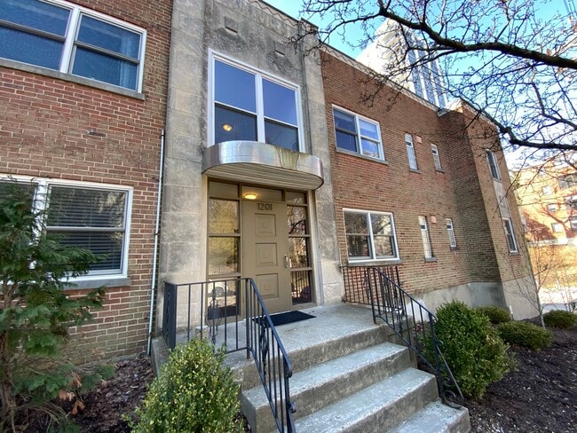 1201 Edgecliff - 8-Family - Edgecliff - Nassau Walnut Hill Apartments