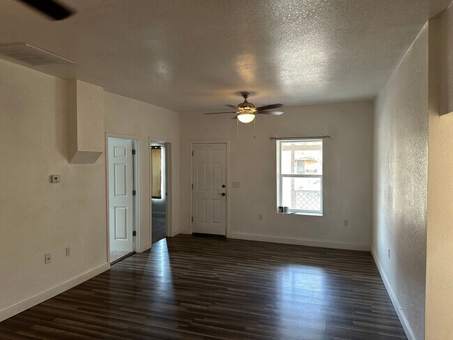 Foto del edificio - 3 Bed 2 Bath Home