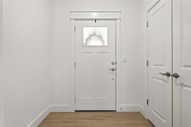 Building Photo - 700 Sun Meadows Loop