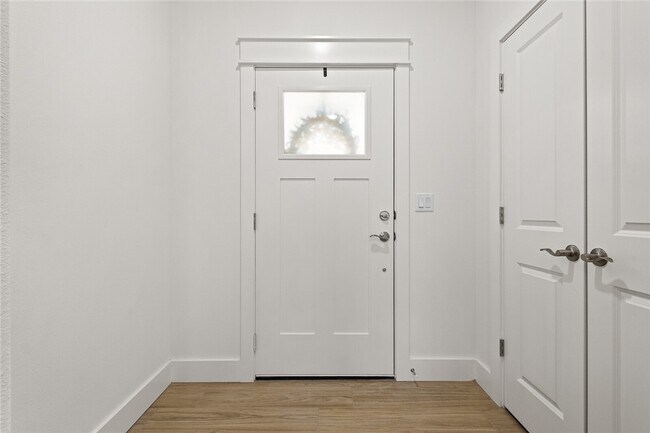 Foto del edificio - 700 Sun Meadows Loop