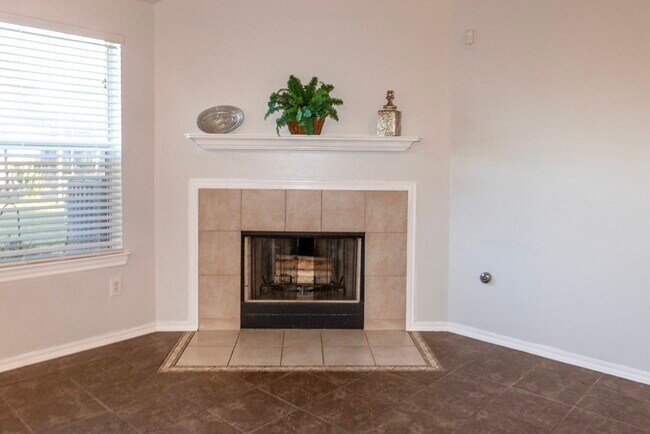 Foto del edificio - 315 Glade Bridge Ln