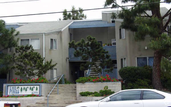 Foto del edificio - Pacific Pines Village