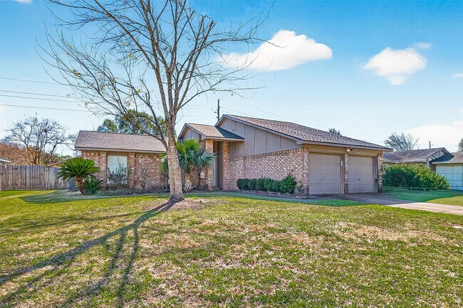 Building Photo - 22607 Fincastle Dr