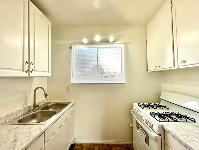 Photo - RogerRd237-243 Apartment