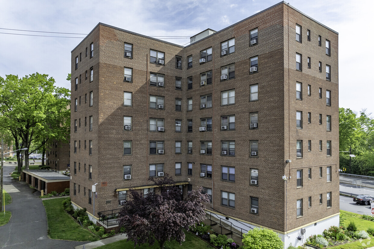 Primary Photo - Park East Terrace