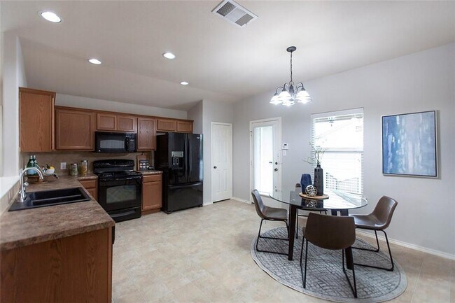Foto del edificio - 1612 Corn Hill Ln