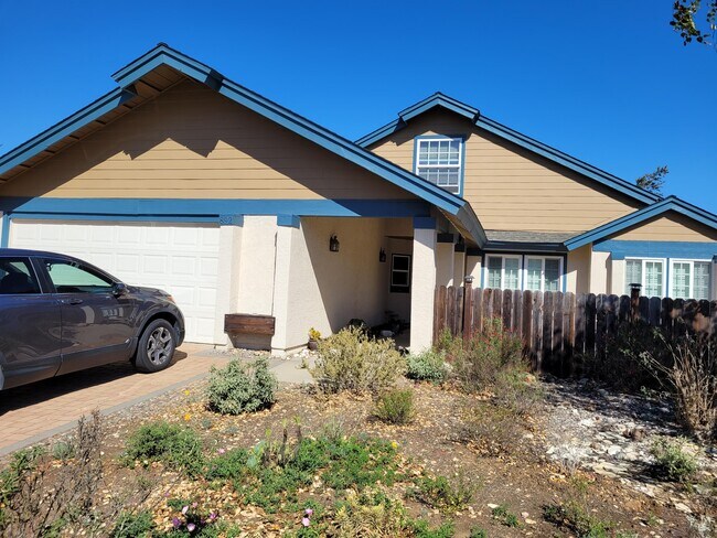Building Photo - 892 Vista Del Arroyo