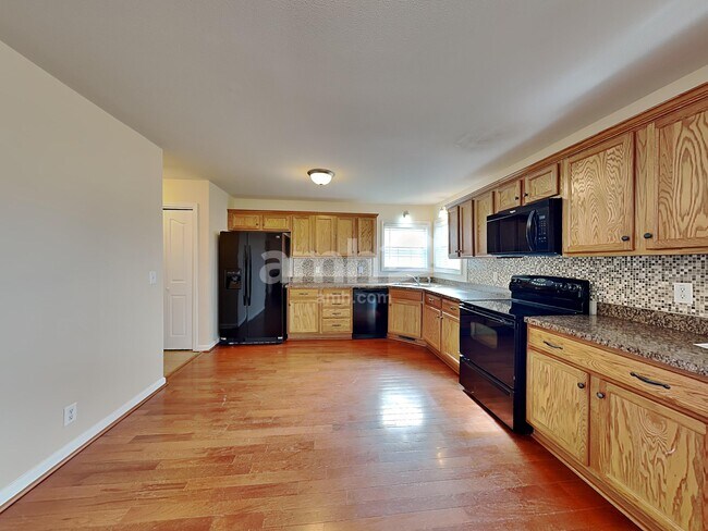 Foto del edificio - 3784 Cindy Jo Dr N