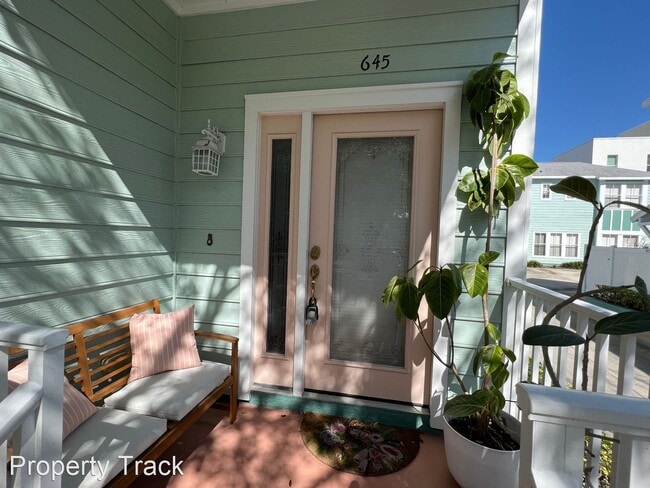 Building Photo - 2 br, 2.5 bath House - 645 4th Ave S