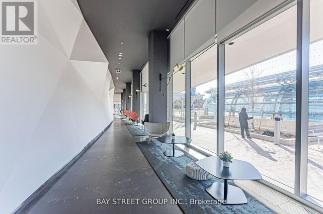 Building Photo - 8 Rouge Valley Dr W