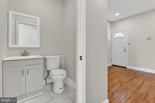 Foto del edificio - 2543 Nicholas St