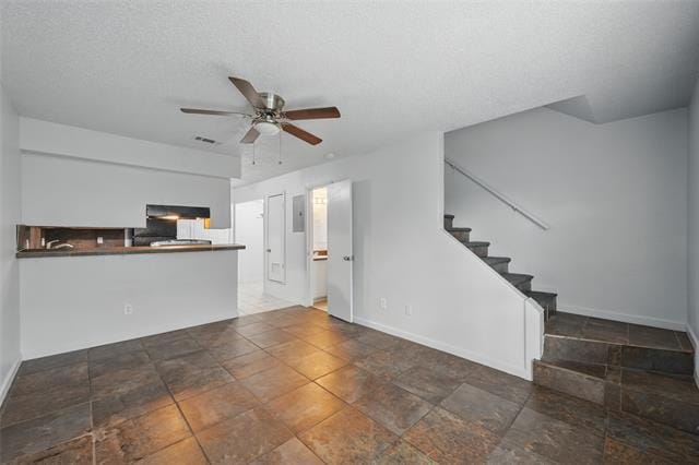 Building Photo - 4923 Miller Ave