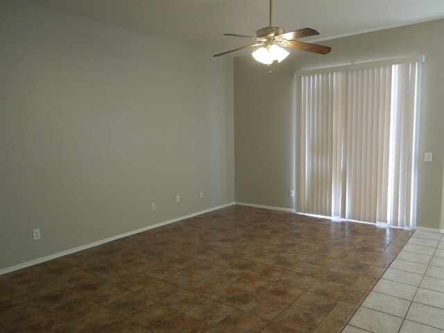 Foto del edificio - 12717 W Earll Dr