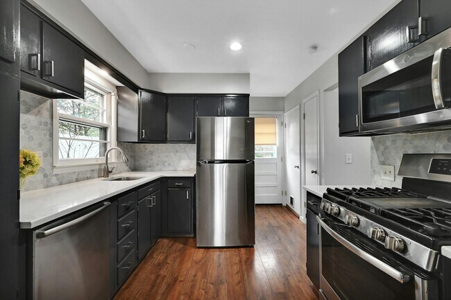 Foto del edificio - 72 Front St