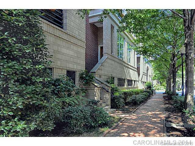 Building Photo - 400 N Church St