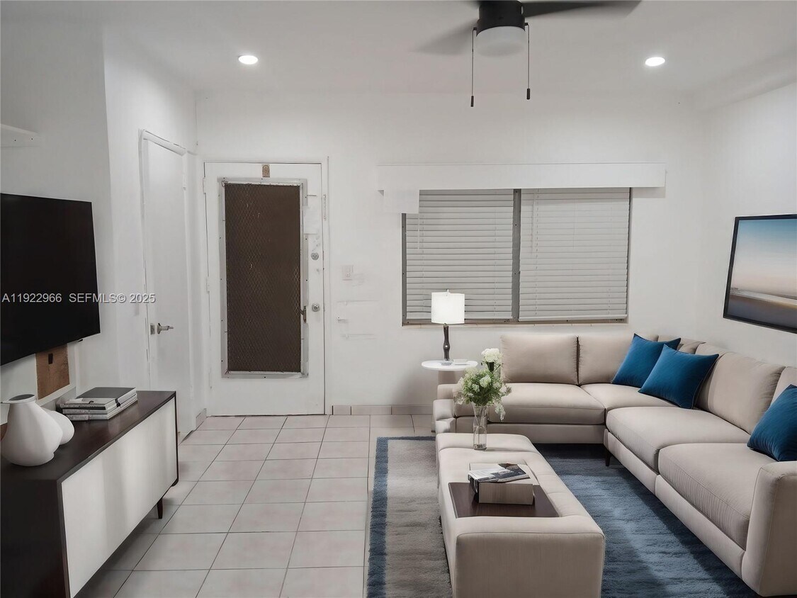 Foto principal - 7300 Byron Ave