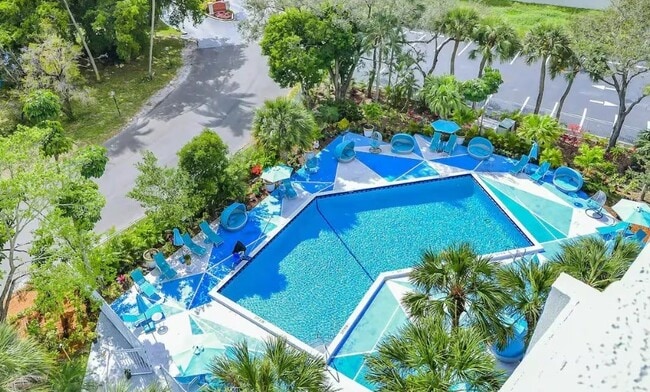 Building Photo - Chateau Mar Golf Resort