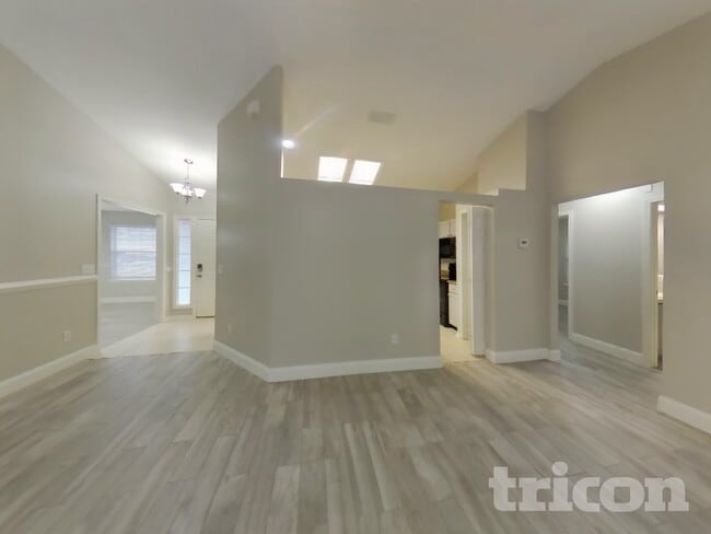 Foto del edificio - 8778 Fieldside Dr S