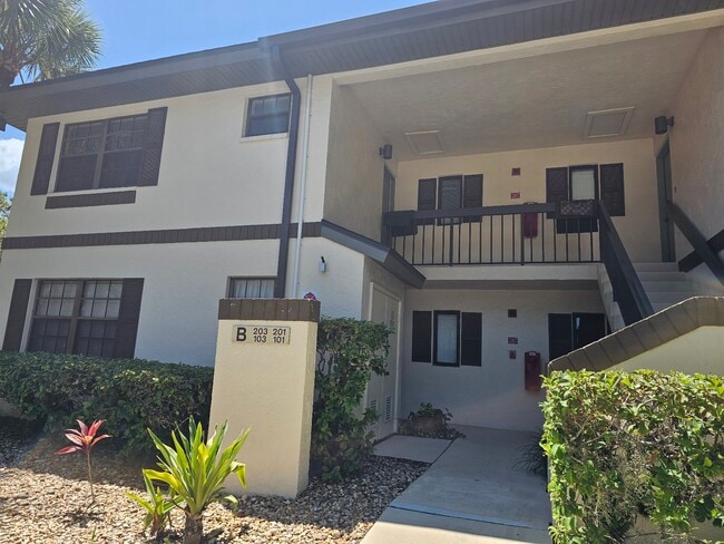 Building Photo - 19505 Quesada Ave