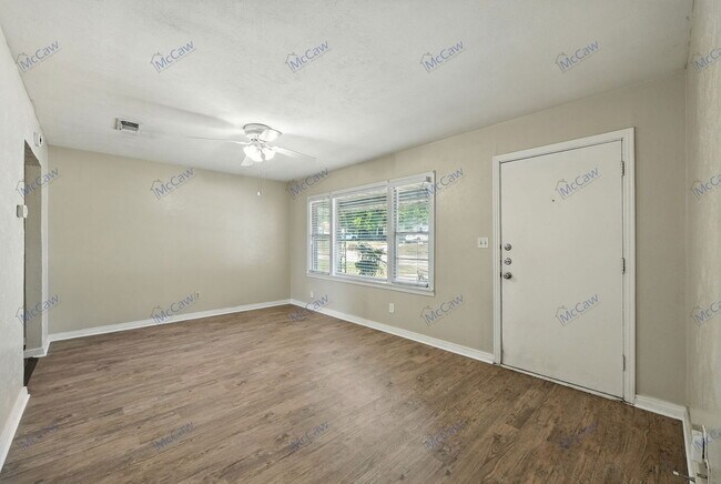 Foto del edificio - 208 Westfork Dr