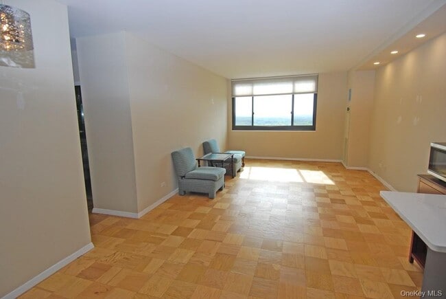 Foto del edificio - 269-10 Grand Central Pkwy