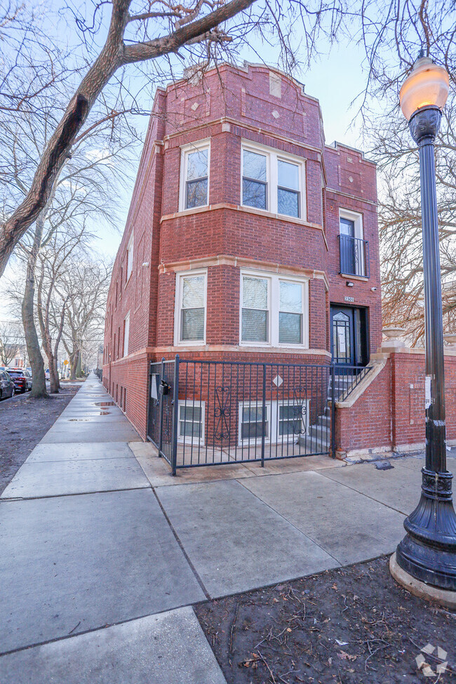 Building Photo - 2877 W 23rd St