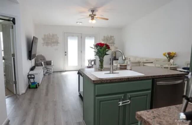 Building Photo - ADORABLE DUPLEX CLOSE TO EISENHOWER M.S!