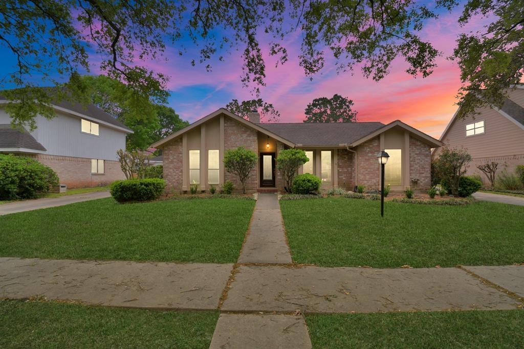 2818 Colonial Dr, Sugar Land, TX 77479 House for Rent in Sugar Land