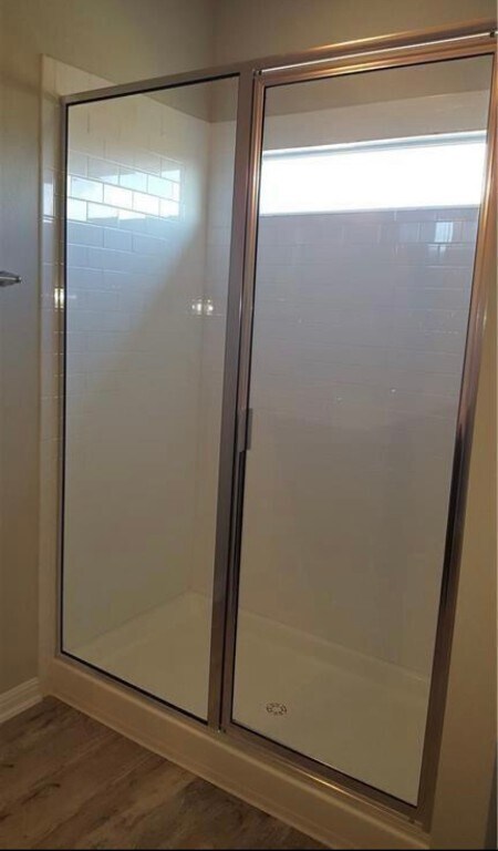 Walk in shower - 3030 Blantyre Bnd