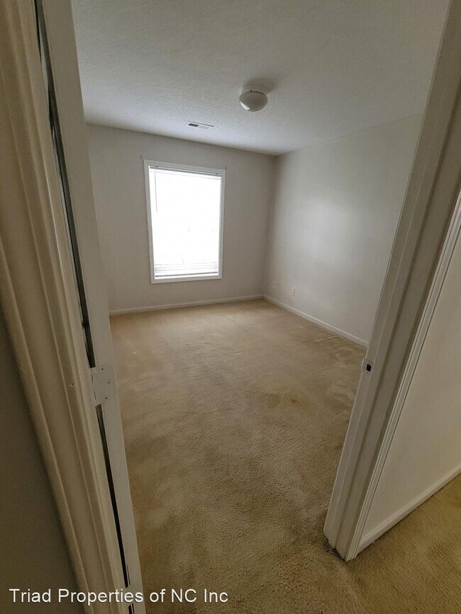 3 br, 2 bath House - 2620 #2B Guyer St photo'