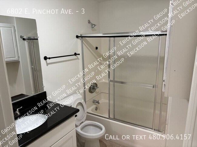 Foto del edificio - 6802 E Pinchot Ave