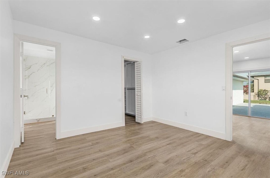 Foto del edificio - 6043 Birnam Wood Ln
