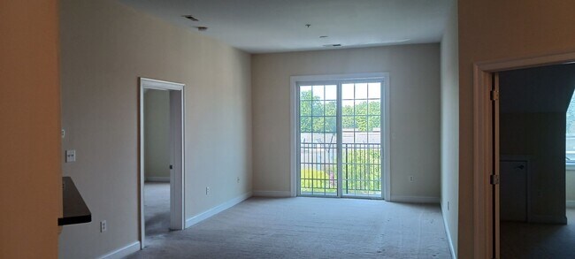 Foto del edificio - 2 bedroom/ 2 bathroom. Bennington on the Park