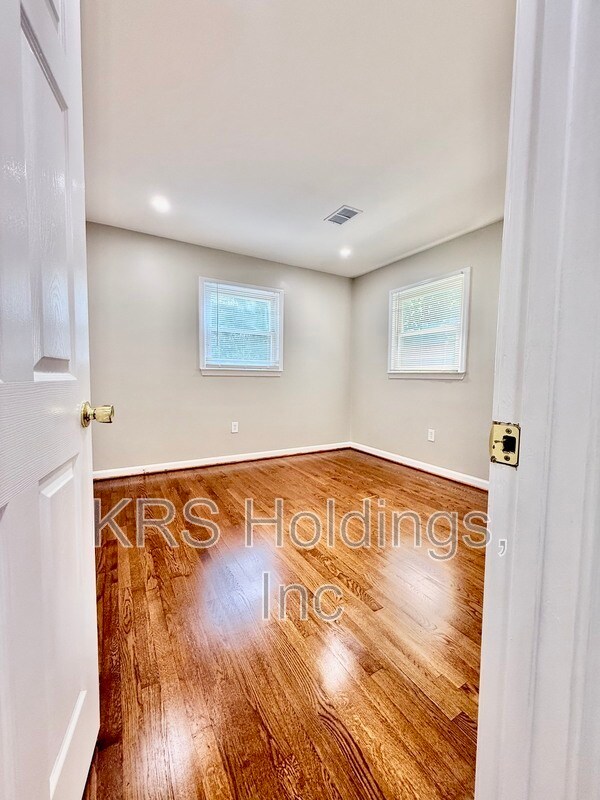 Building Photo - 3931 Forestdale Ave