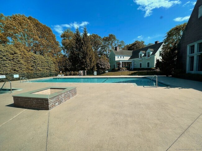 Building Photo - 77 Havemeyer Ln