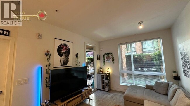 Building Photo - 733 3rd St W