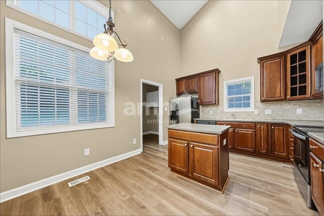 Building Photo - 113 Bally Shannon Way