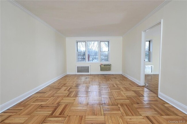 Building Photo - 2 Sadore Ln