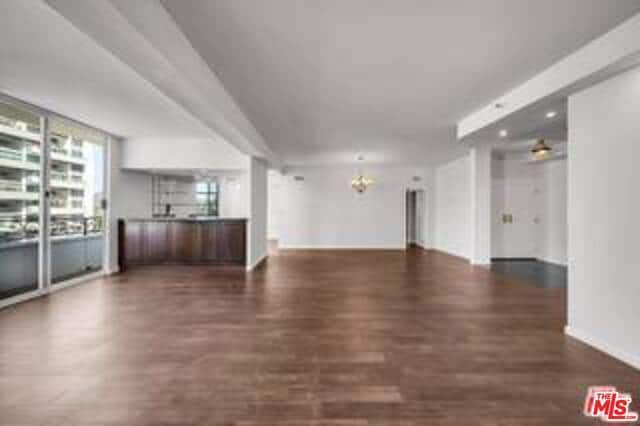 Building Photo - 10390 Wilshire Blvd