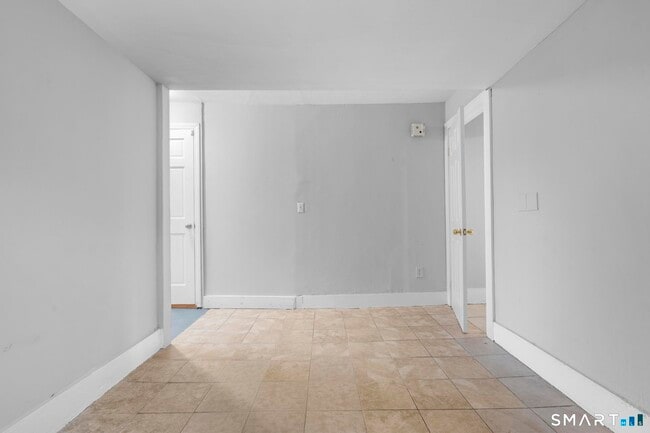 Building Photo - 19 Woodbridge Ave