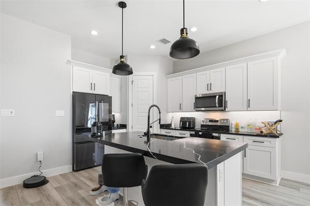 Foto del edificio - 7733 Indian Ridge Trail