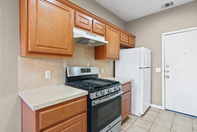 Foto del edificio - 7502 Lazy Creek Dr