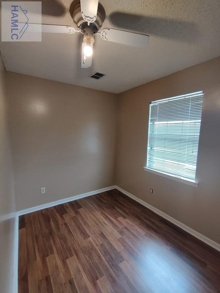 Building Photo - 709 Edgewood Ct