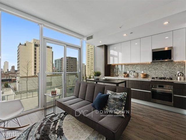 Foto del edificio - 1 br, 1 bath Apartment - 1100 N Wells St