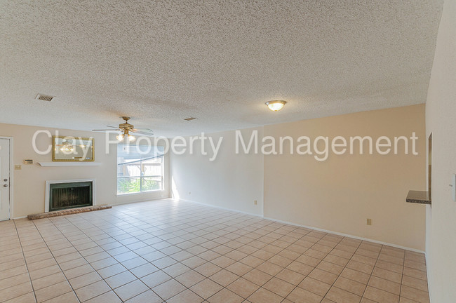 Building Photo - 15317 Kingfield Dr