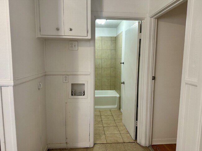 Foto del edificio - Cozy 2/1 Duplex!